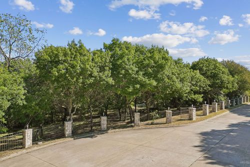 811 Shady Brook Ln, Fairview, TX, 75069-1653 | Card Image