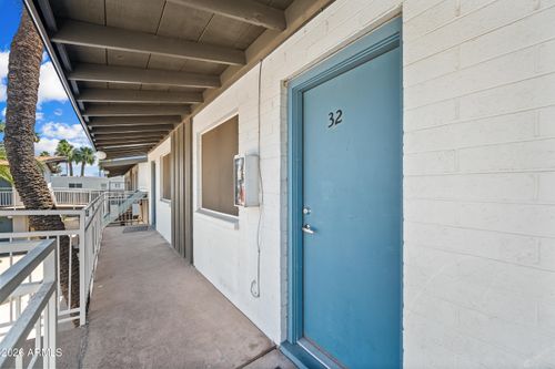 32-3025 N 32nd St, Phoenix, AZ, 85018-6860 | Card Image