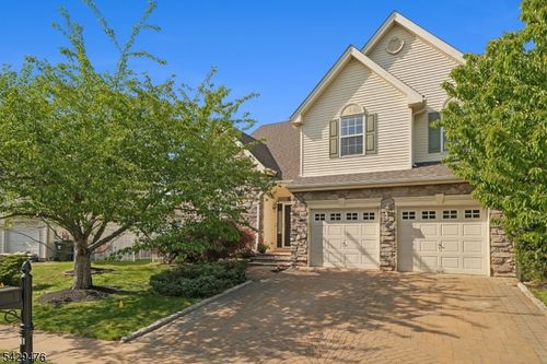 61 Shields Ln, Bridgewater, NJ, 08807-5733 | Card Image