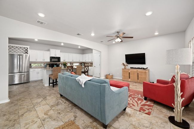 Living Room | Image 12
