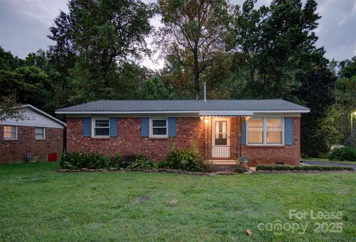 421 E Mclelland Ave, Mooresville, NC, 28115-2848 | Card Image