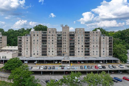 408e-2120 Greentree Rd, Pittsburgh, PA, 15220-1416 | Card Image