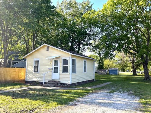 403 E Ashland St, Nevada, MO, 64772-2405 | Card Image