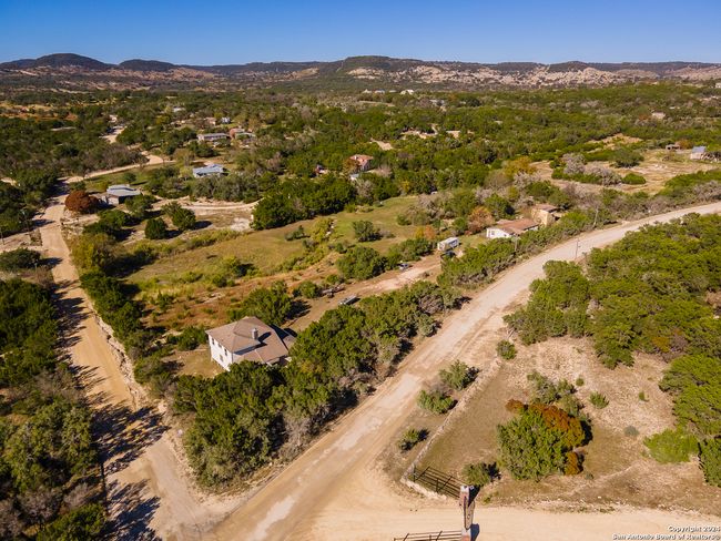 989 Oil Wl, Home with 3 bedrooms, 2 bathrooms and null parking in Pipe Creek TX | Image 85