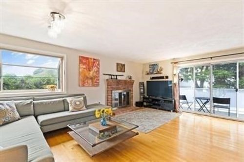 13-13 Circuit Ln, Watertown, MA, 02472-1044 | Card Image