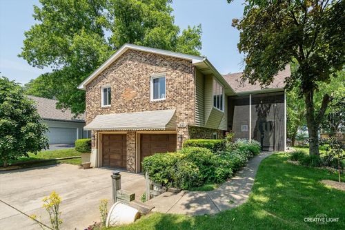 1549 Lake Holiday Dr, Sandwich, IL, 60548-9258 | Card Image