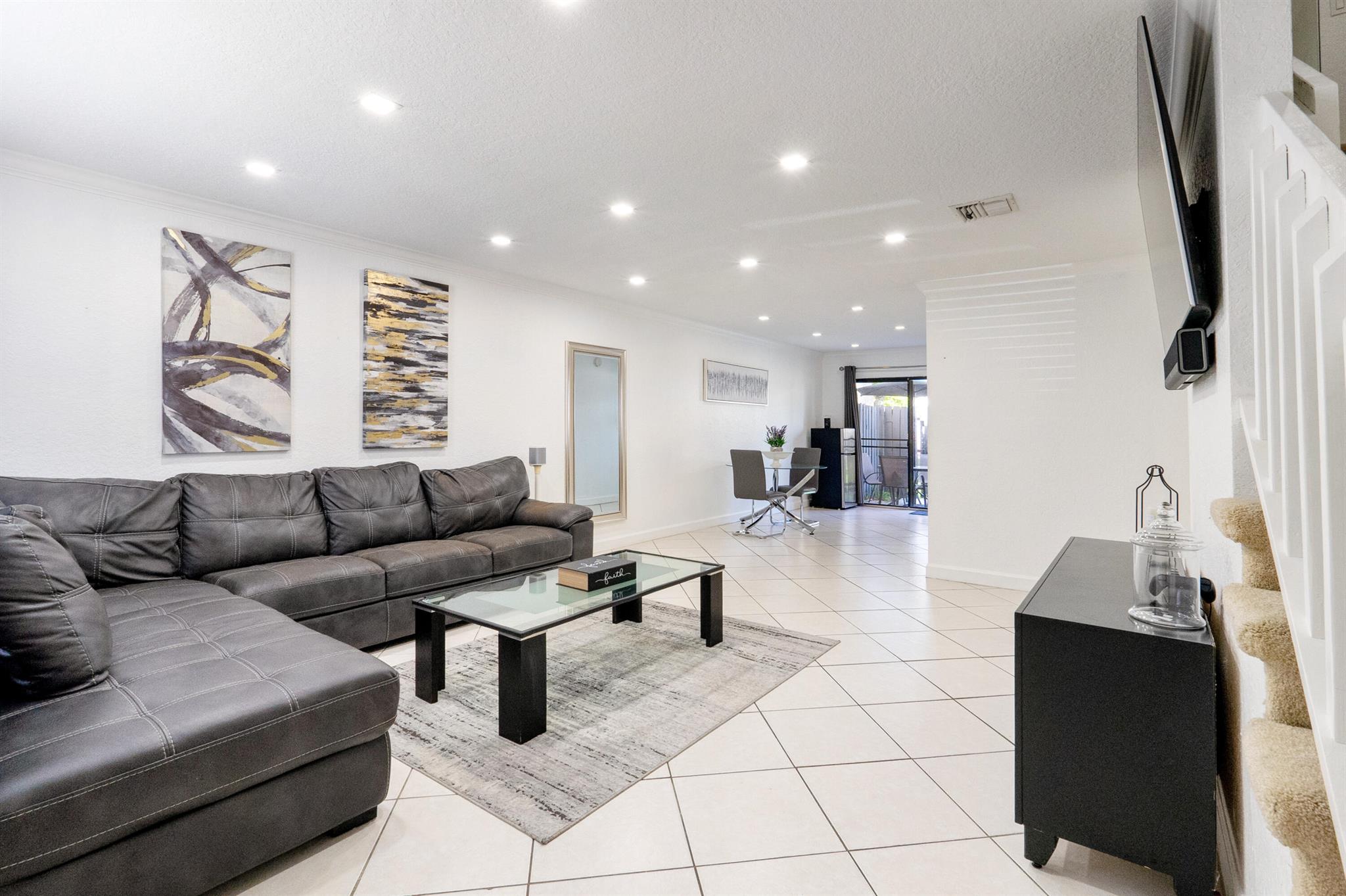 Bayside Dr, Greenacres, FL 33463