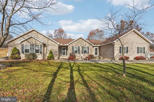 19 Farmer Ct, Albrightsville, PA, 18210-2527 | Card Image