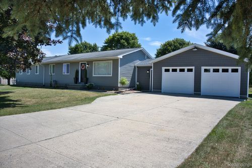 1142 George St, Bad Axe, MI, 48413-8892 | Card Image