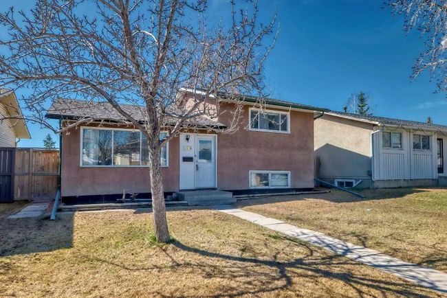 195 Pinecliff Way Ne, Home with 3 bedrooms, 2 bathrooms and 4 parking in Calgary AB | Image 3
