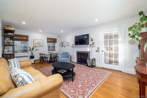 265 Raymond St, Rockville Centre, NY, 11570-3123 | Card Image