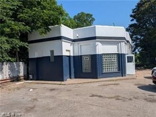 2884 Scranton Rd, Cleveland, OH, 44113-5320 | Card Image