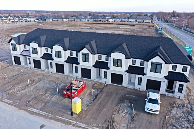 209 Bowman Dr, House attached with 3 bedrooms, 3 bathrooms and 1 parking in Ilderton ON | Image 9