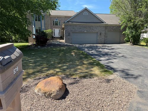 8318 Mill Pointe Ct, Goodrich, MI, 48438-9313 | Card Image