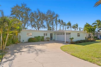 6931 Grande Vista Way S, House other with 3 bedrooms, 2 bathrooms and null parking in ST PETERSBURG FL | Image 1