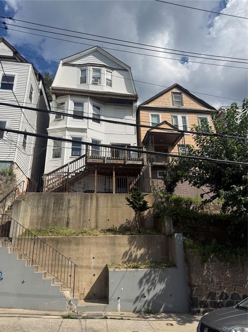 32 Linden St, Yonkers, NY, 10701-3385 | Card Image