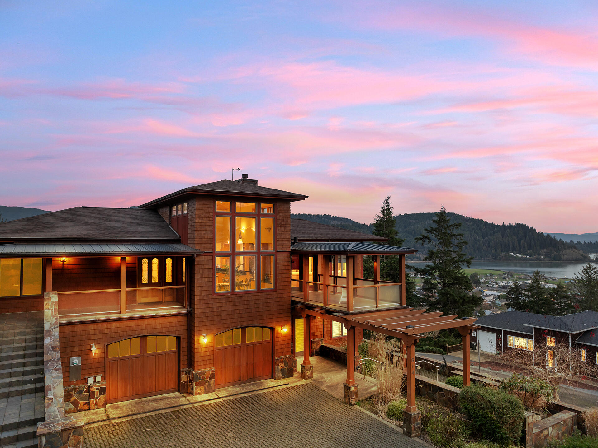 Ginger Ave, Garibaldi, OR 97118