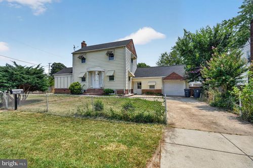 2021 Sheridan St, HYATTSVILLE, MD, 20782-1656 | Card Image