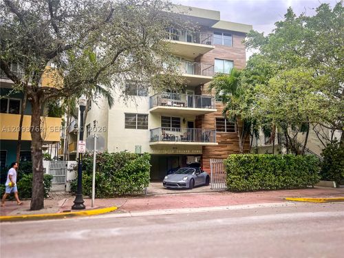4b-220 Washington Ave, Miami Beach, FL, 33139-7155 | Card Image