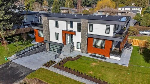 13915 Blackburn Ave, White Rock, BC, V4B2Z3 | Card Image