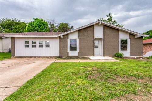 1601 Winderemere Dr, Arlington, TX, 76014-2460 | Card Image