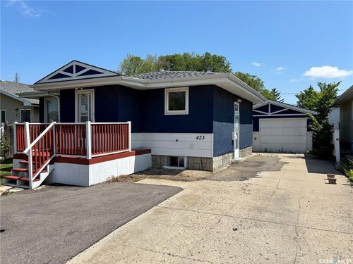 423 York St, Regina, SK, S4R4W7 | Card Image