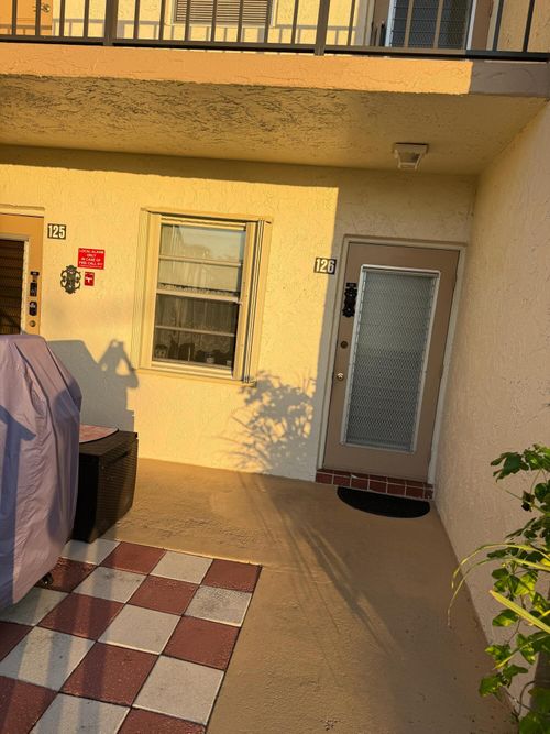 126-130 Lake Meryl Dr, West Palm Beach, FL, 33411-3342 | Card Image