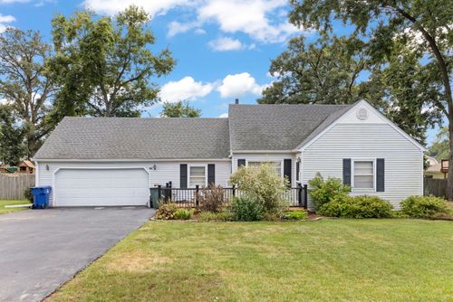 136 Ash St, New Lenox, IL, 60451-1402 | Card Image