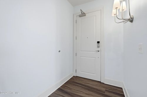 810-400 W North St, Raleigh, NC, 27603-1560 | Card Image