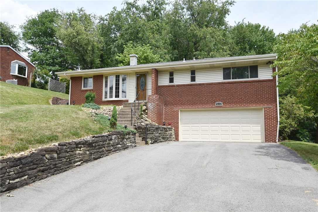 Marjorie Dr, Murrysville, PA 15668