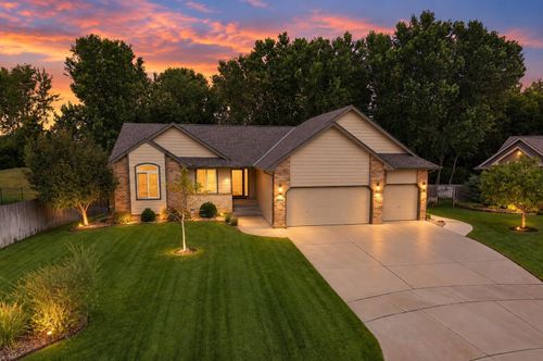 8304 W Candlewood Cir, Wichita, KS, 67205-8600 | Card Image