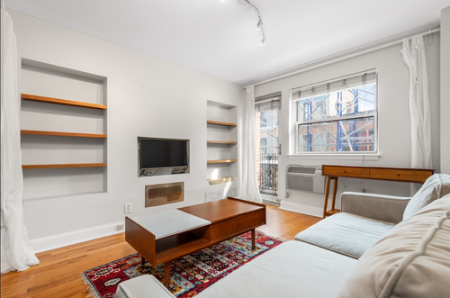 5m-211 Thompson St, New York, NY, 10012-1368 | Card Image