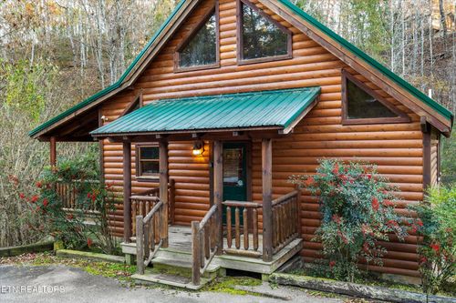 1323 Zachary Thomas Ln, Sevierville, TN, 37876-7499 | Card Image