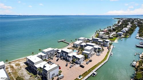 622-760 Sextant Dr, SANIBEL, FL, 33957-3800 | Card Image