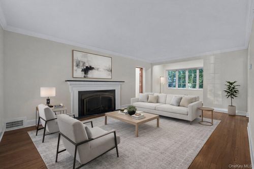 2 Amherst Rd E, Great Neck, NY, 11021-3250 | Card Image