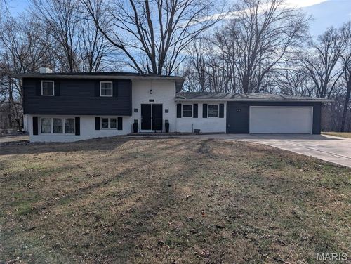 123 E School St, Fairview Heights, IL, 62208-2526 | Card Image