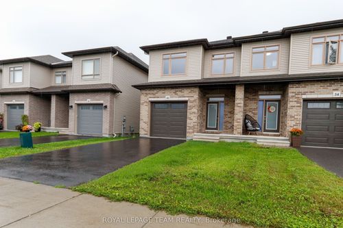 32 Berryman St, Carleton Place, ON, K7C0H6 | Card Image