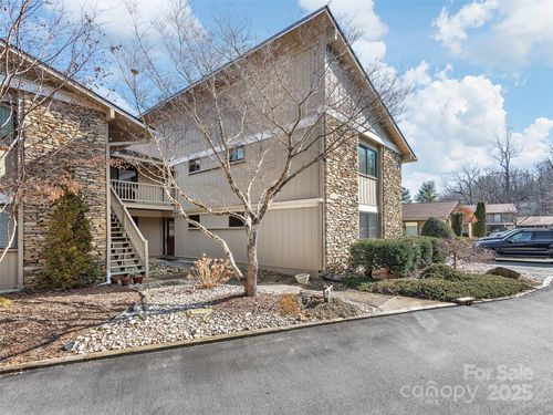 516 Davis Mountain Rd, Hendersonville, NC, 28739-3926 | Card Image