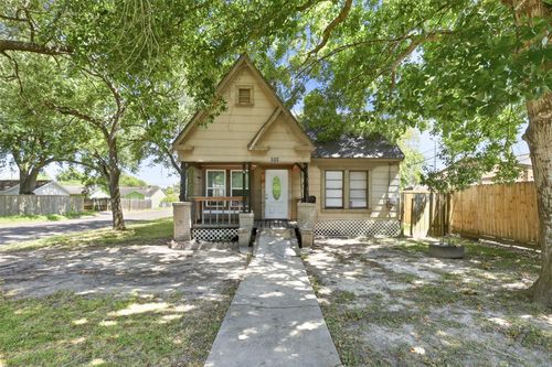 800 E Lobit St, Baytown, TX, 77520-8026 | Card Image