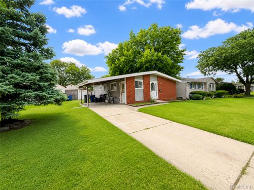 1366 Windham St, Westland, MI, 48186-5351 | Card Image
