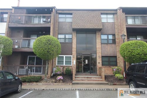 615-615 Sharon Garden Ct, Woodbridge, NJ, 07095-4331 | Card Image