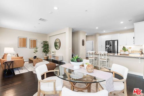 7085 Oregon St, Buena Park, CA, 90621-3624 | Card Image