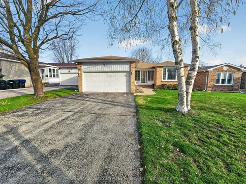 1032 Dominion Ave, Midland, ON, L4R1S9 | Card Image