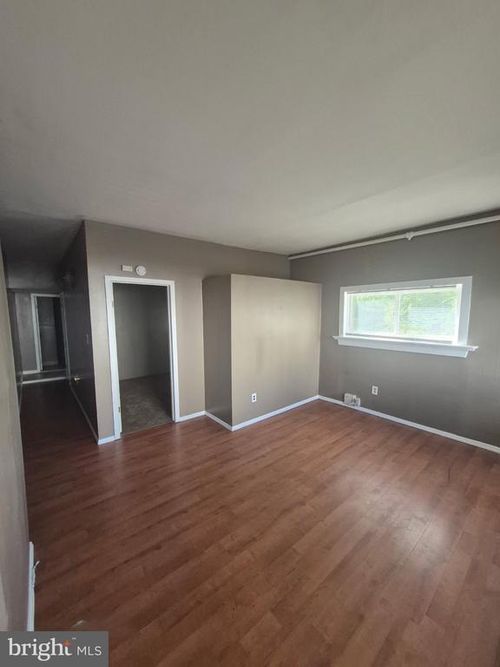 1-50 W Monroe St, MOUNT HOLLY, NJ, 08060-1721 | Card Image