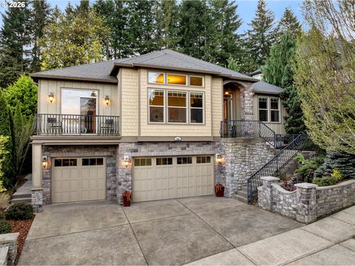 806 Nw 35th Ave, Camas, WA, 98607-8640 | Card Image