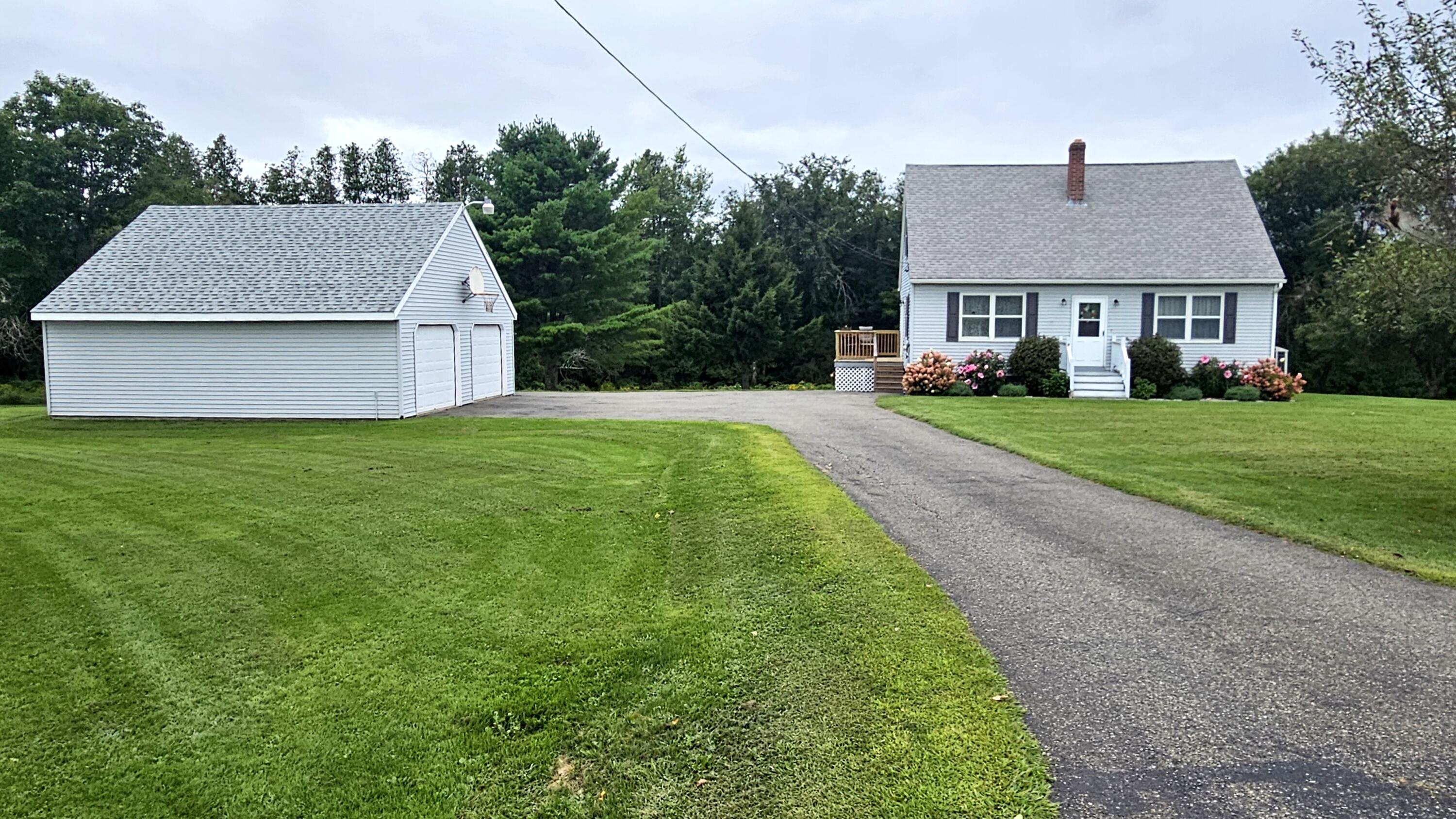 Sunny Acres Dr, Levant, ME 04456