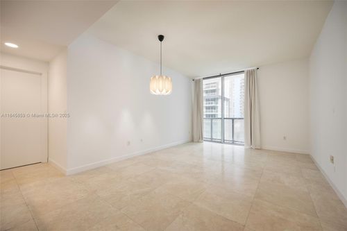 apt-2011-1060 Brickell Ave, Miami, FL, 33131-3920 | Card Image
