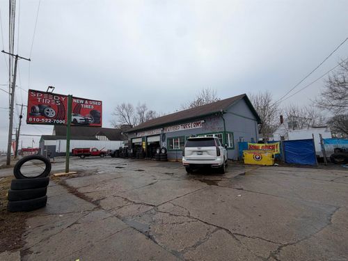 3302 Fenton Rd, Flint, MI, 48507-1565 | Card Image