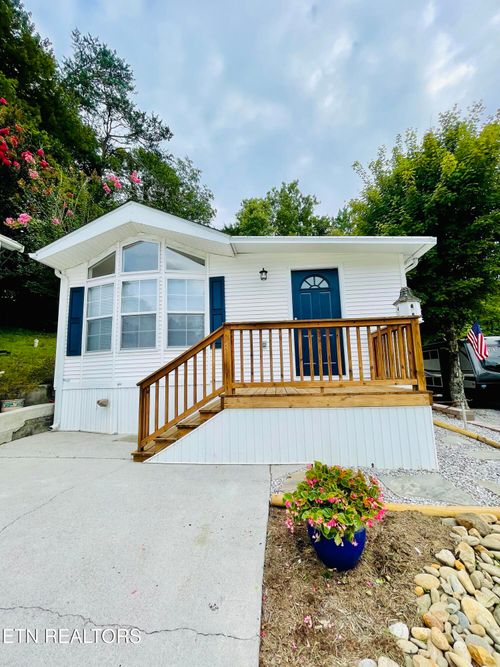 772 Big Valley Blvd, Townsend, TN, 37882-3043 | Card Image