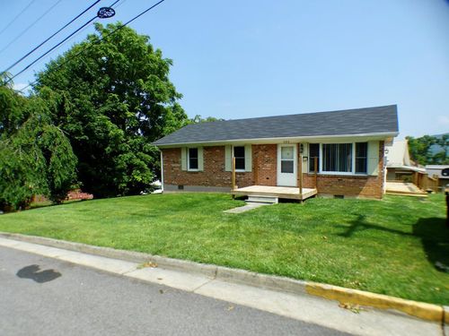 505 W Jefferson St, Wytheville, VA, 24382-2911 | Card Image